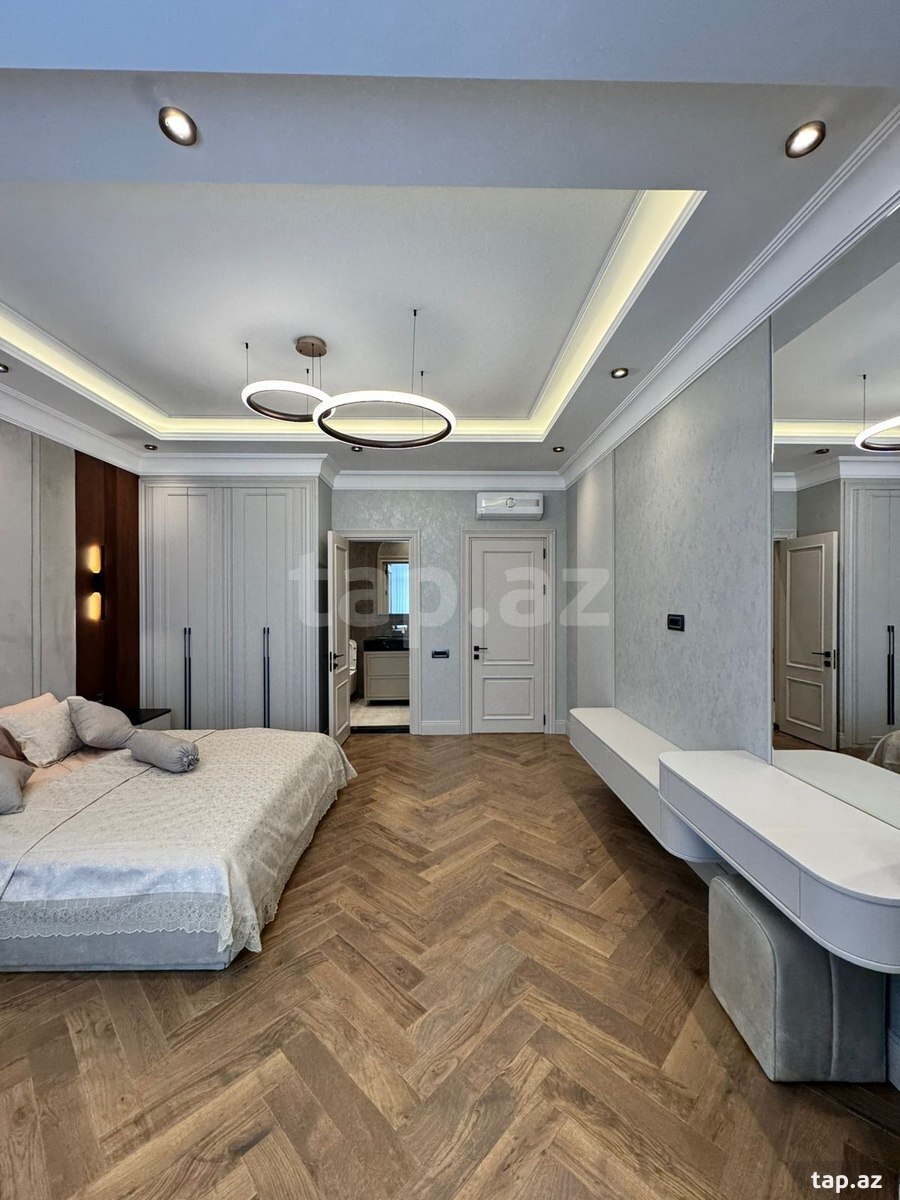 4-otaqlı yeni tikili, Elmlər Akademiyası m., 185 m²