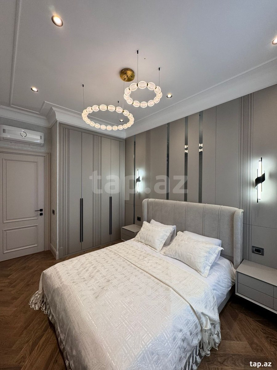 4-otaqlı yeni tikili, Elmlər Akademiyası m., 185 m²