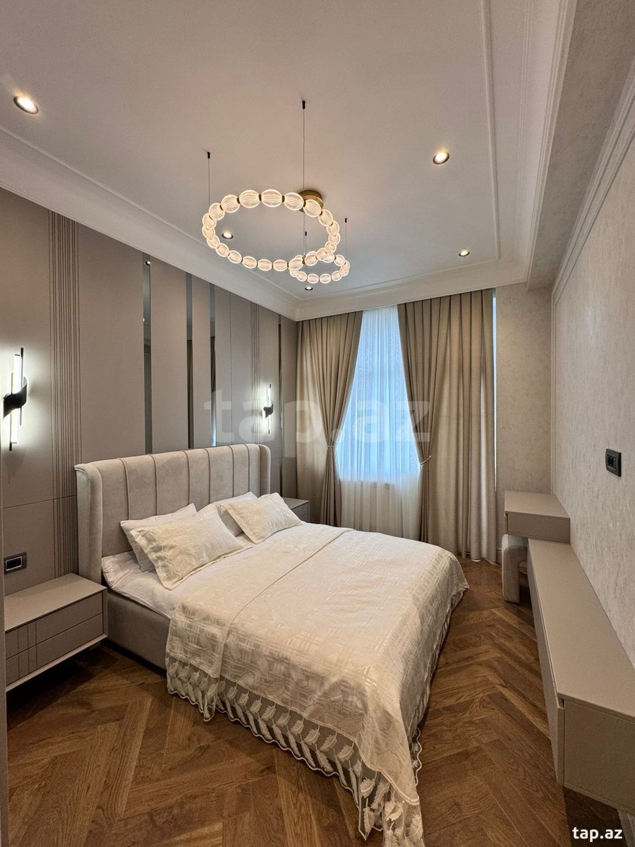 4-otaqlı yeni tikili, Elmlər Akademiyası m., 185 m²