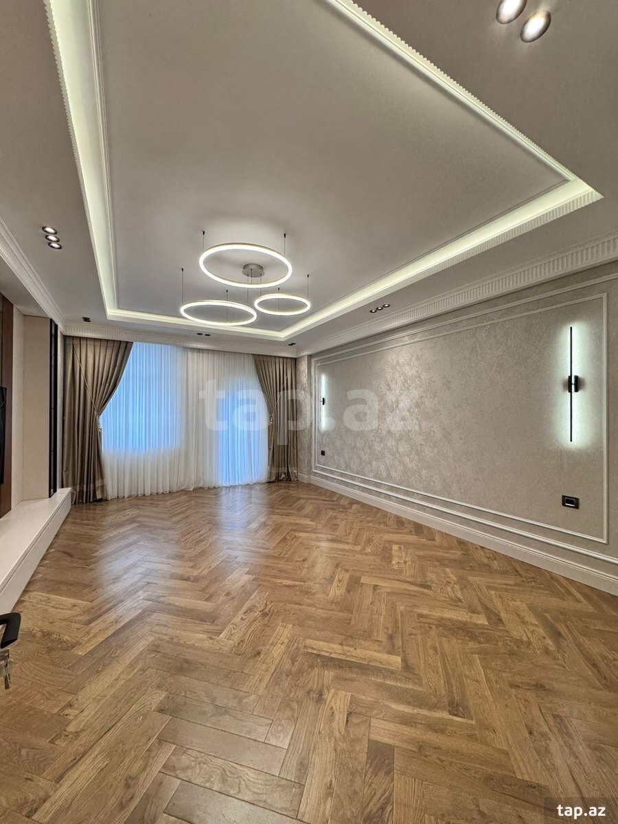 4-otaqlı yeni tikili, Elmlər Akademiyası m., 185 m²