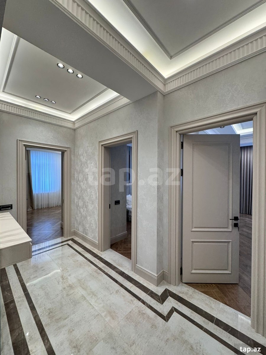 4-otaqlı yeni tikili, Elmlər Akademiyası m., 185 m²