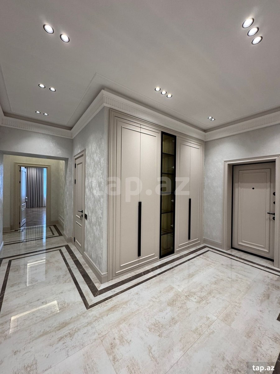 4-otaqlı yeni tikili, Elmlər Akademiyası m., 185 m²