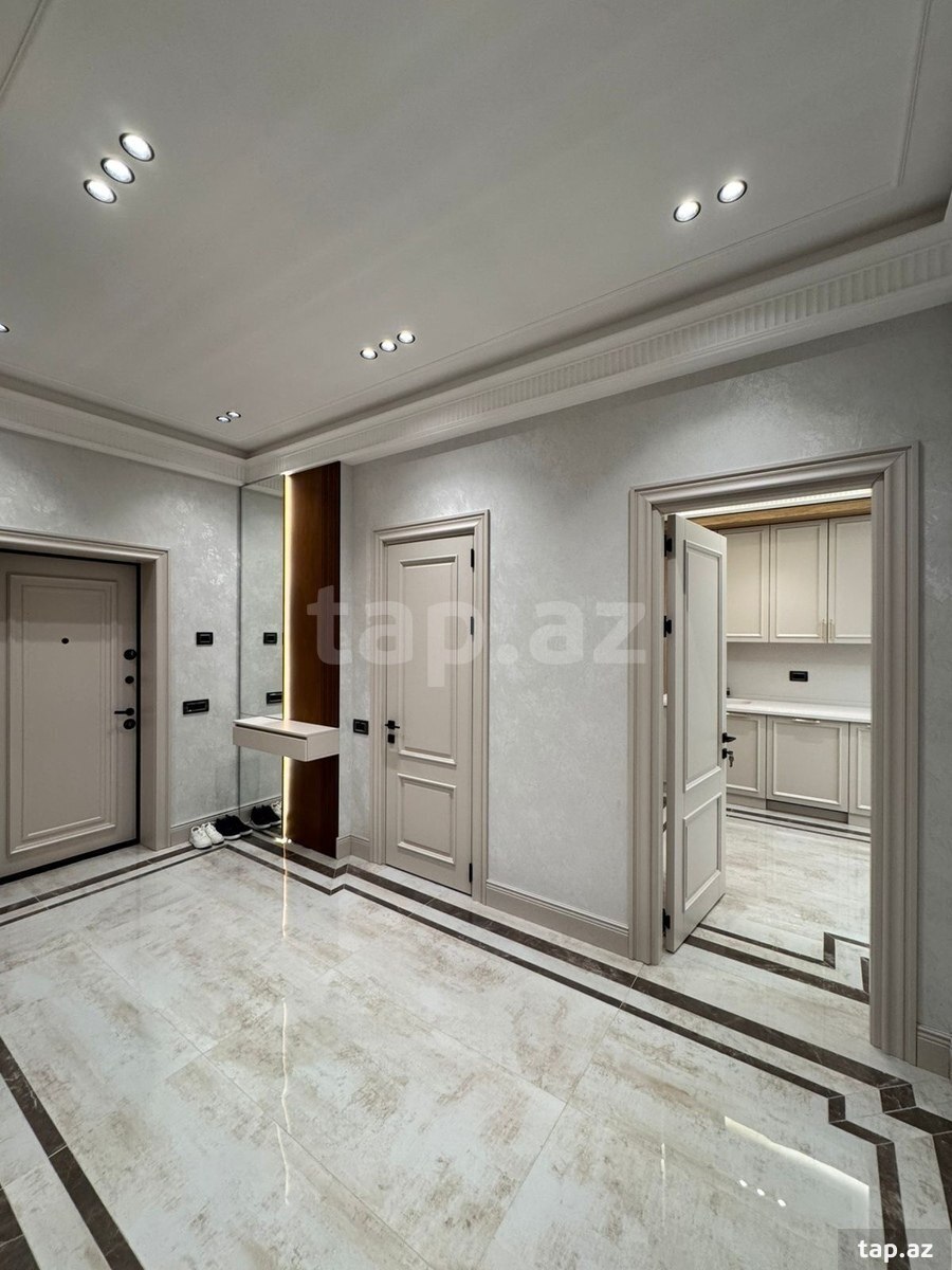 4-otaqlı yeni tikili, Elmlər Akademiyası m., 185 m²