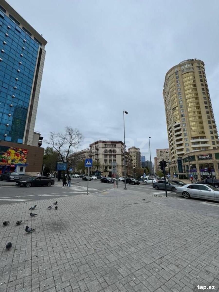 3-otaqlı yeni tikili, İnşaatçılar pr., 90 m²