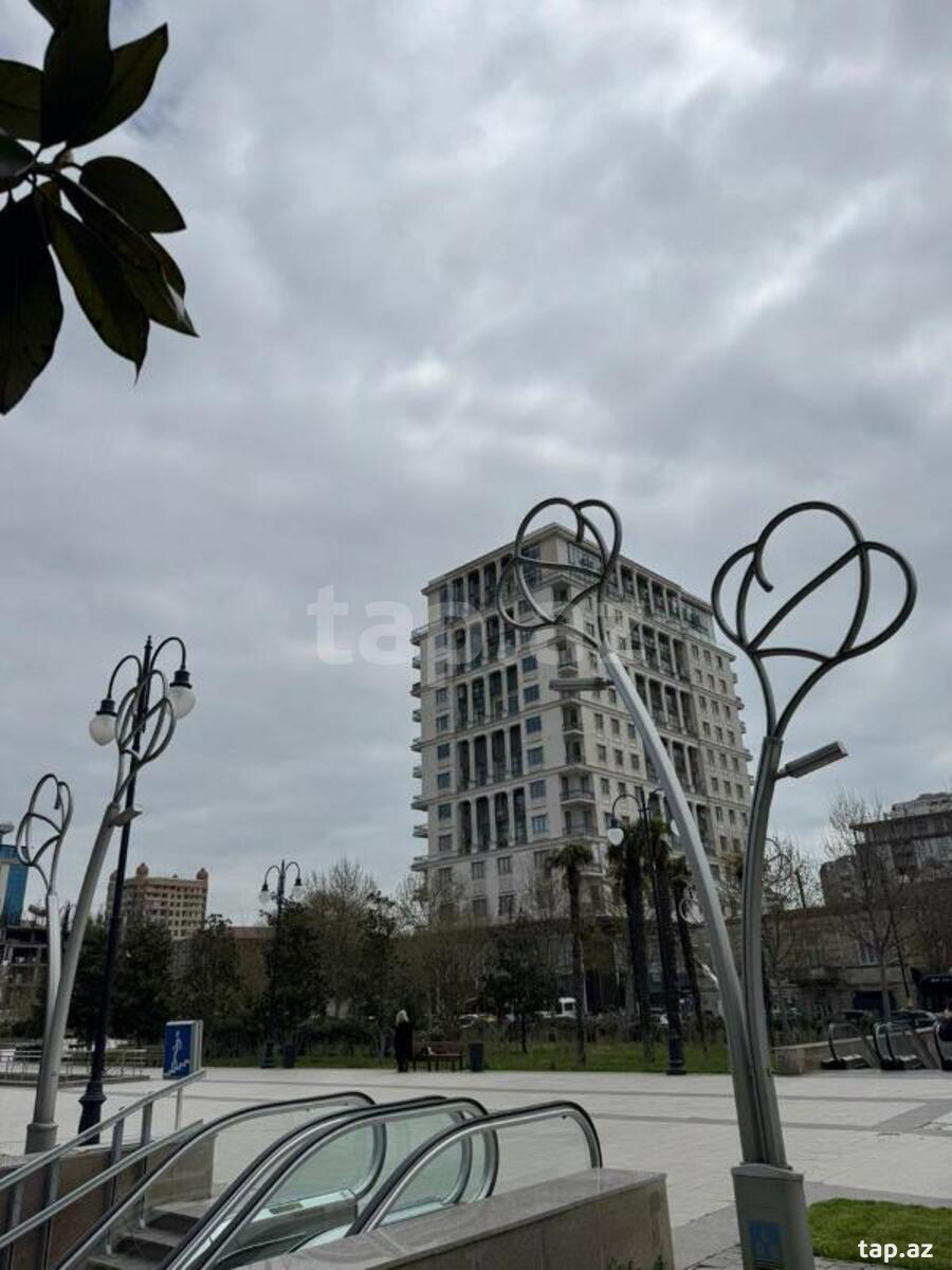 3-otaqlı yeni tikili, Şəmsi Bədəlbəyli küç., 189 m²