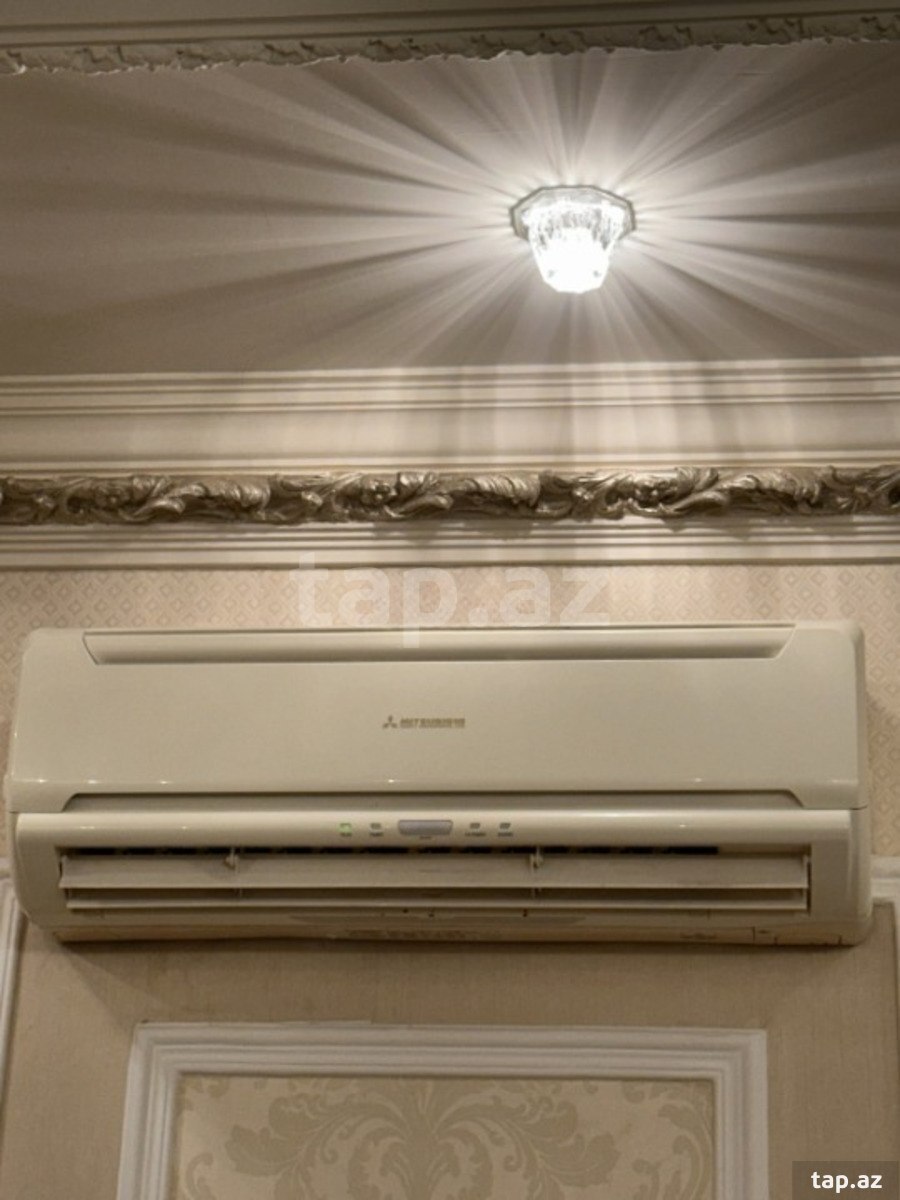 3-otaqlı yeni tikili, 8 Noyabr m., 131 m²