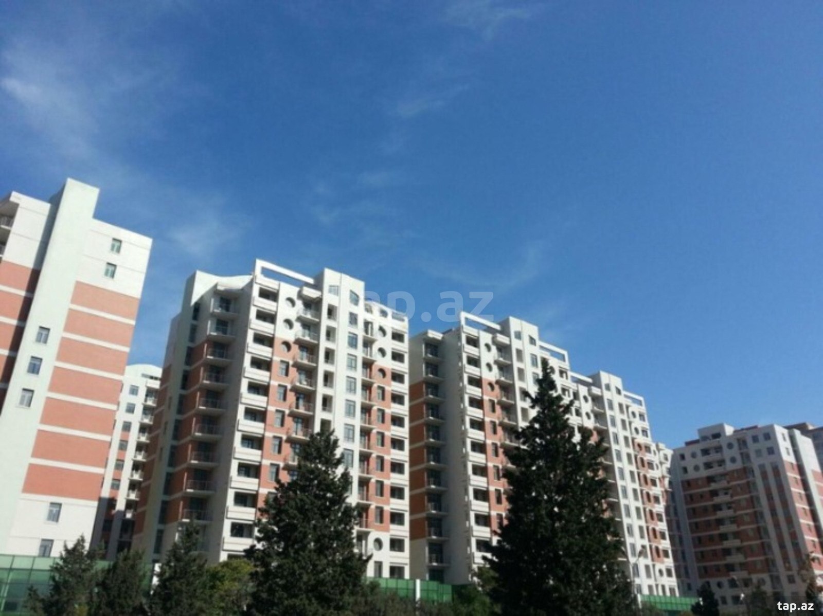 3-otaqlı yeni tikili, 8 Noyabr m., 131 m²