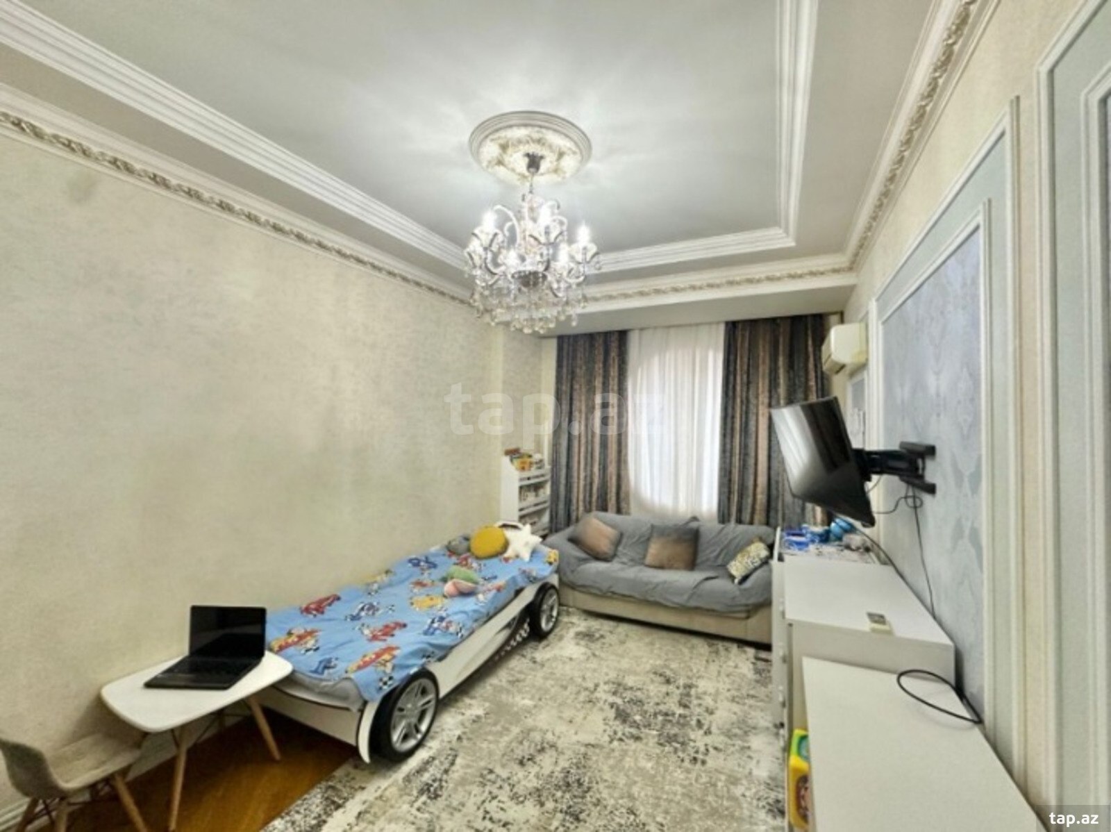 3-otaqlı yeni tikili, 8 Noyabr m., 131 m²