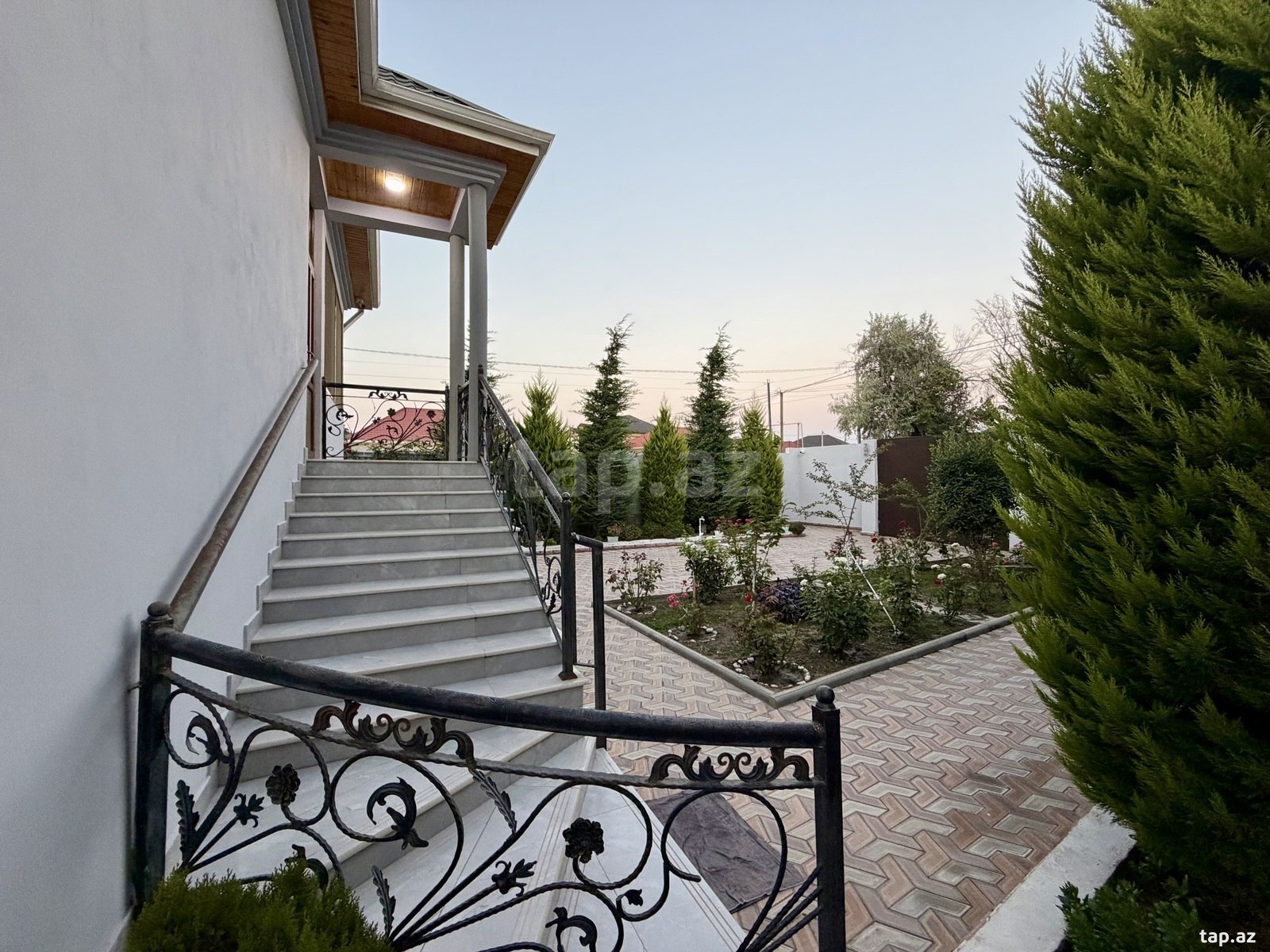 Həyət evi, Saray qəs.