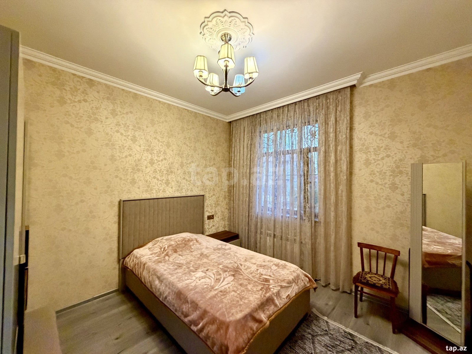 Həyət evi, Saray qəs.
