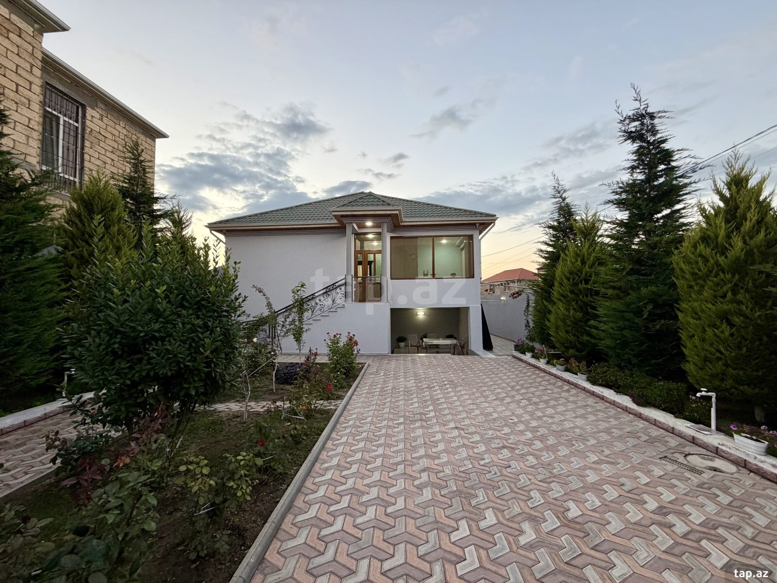 Həyət evi, Saray qəs.