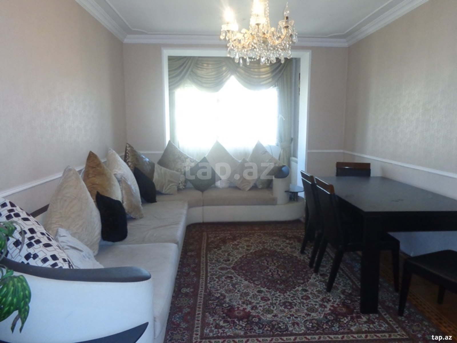 3-otaqlı mənzil, H.Cavid pr., 90 m²