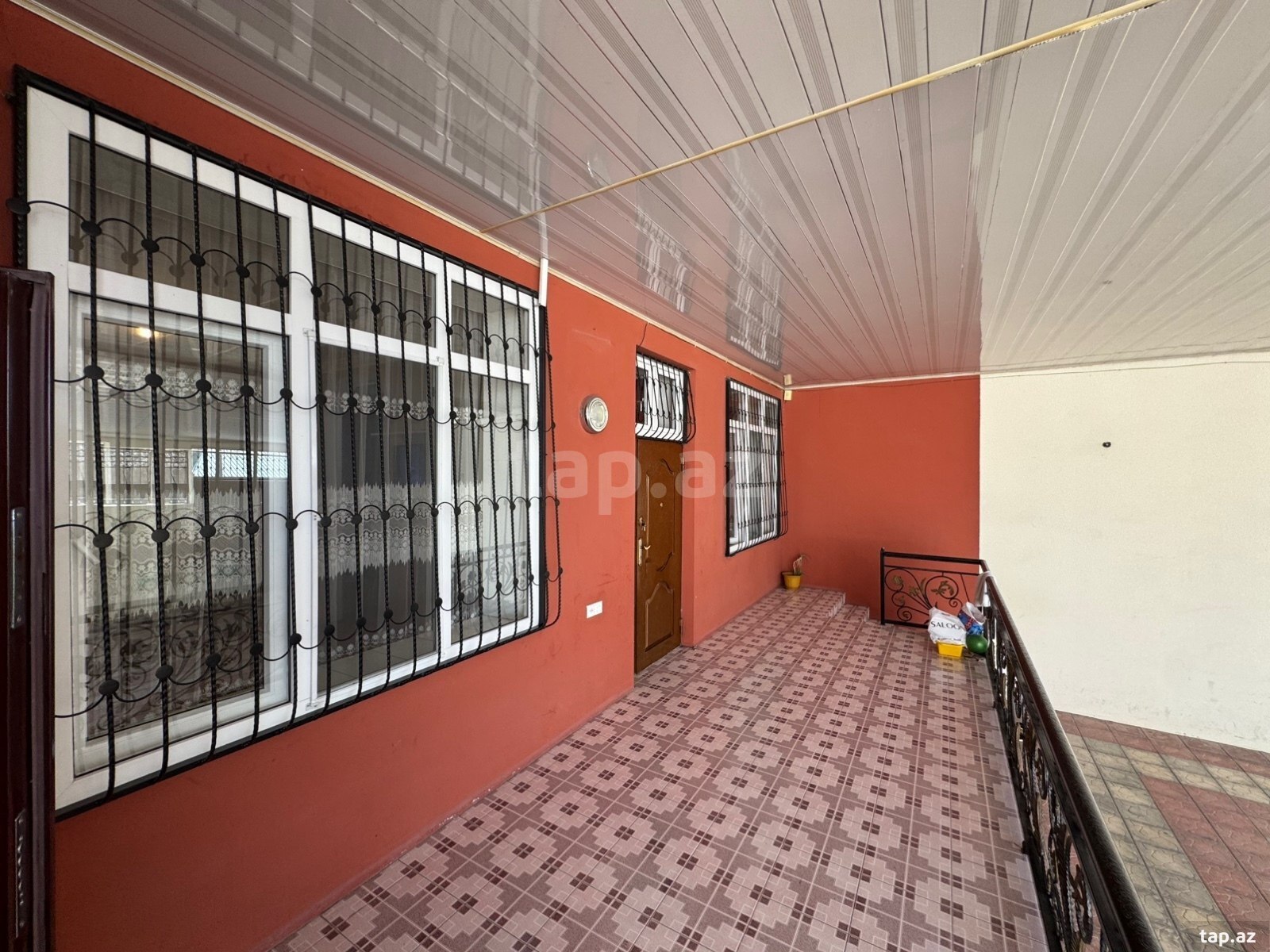 4 otaqlı həyət evi satılır, Şəki
