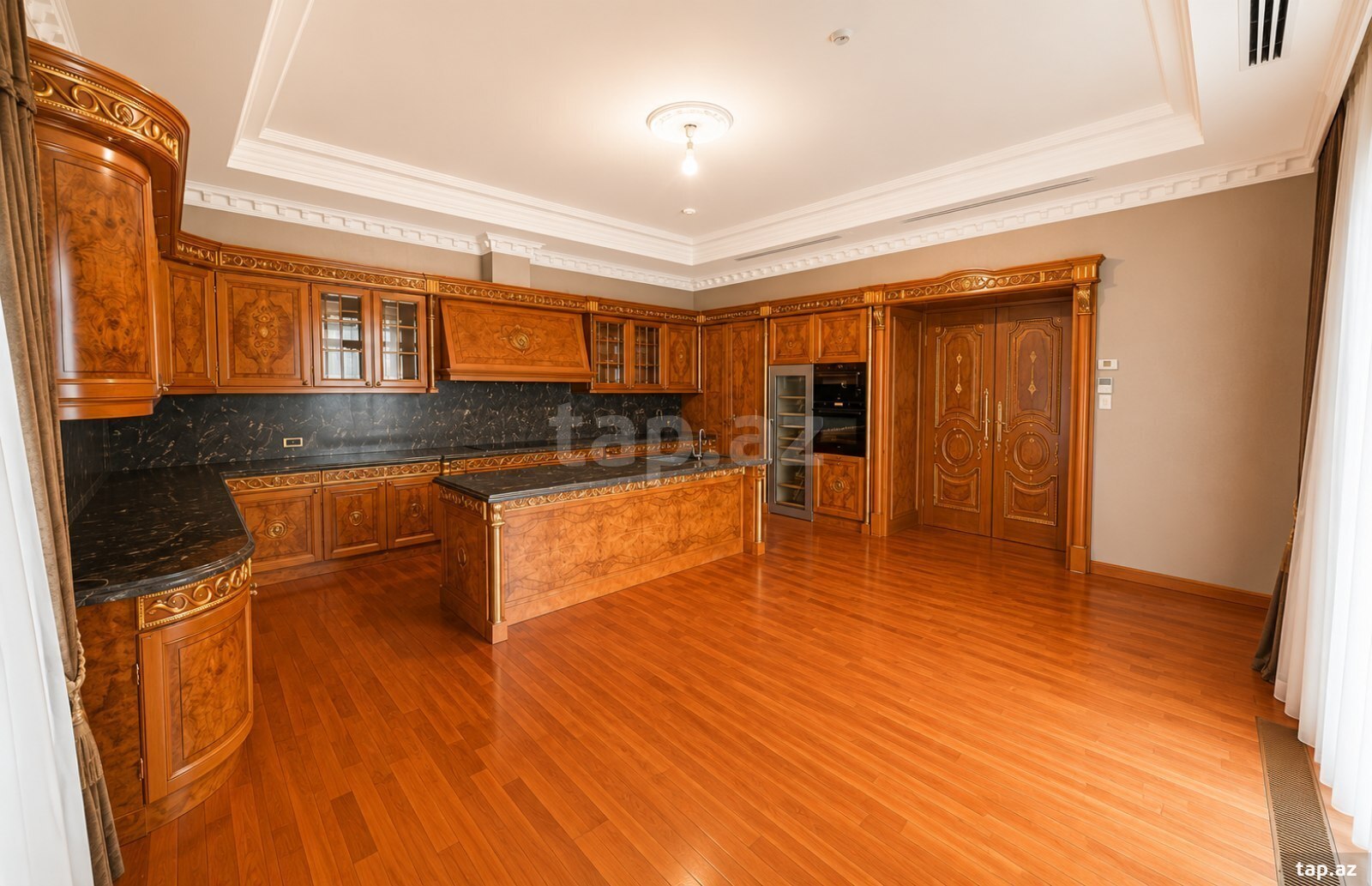 7-otaqlı yeni tikili, Sahil m., 420 m²