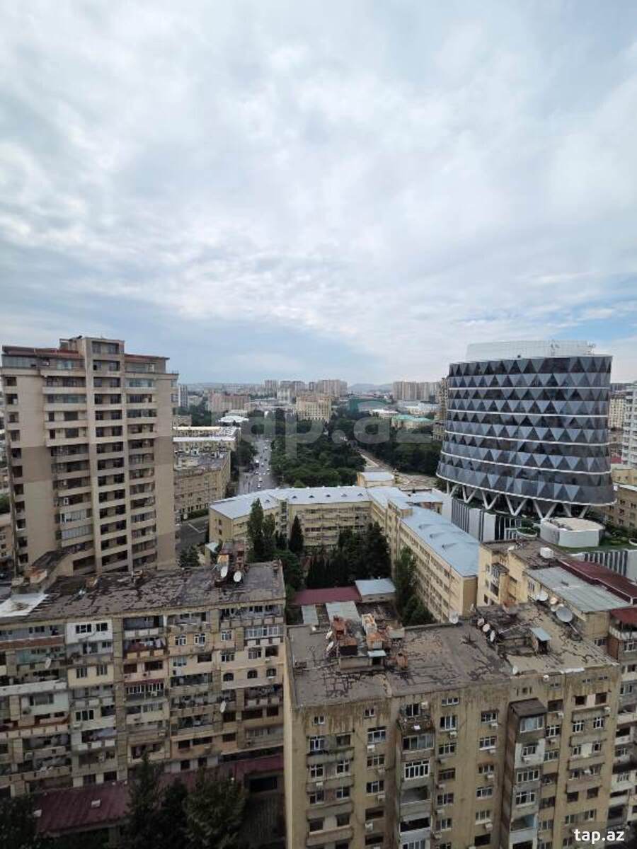 3-otaqlı yeni tikili, E. Akademiyası m., 207 m²