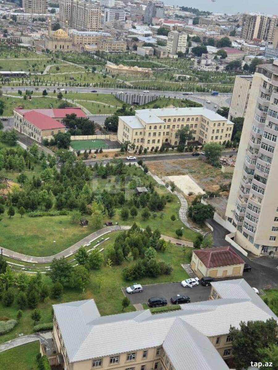 3-otaqlı yeni tikili, E. Akademiyası m., 207 m²
