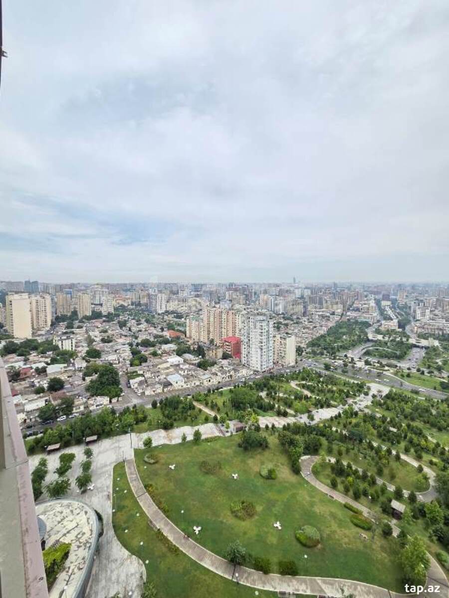 3-otaqlı yeni tikili, E. Akademiyası m., 207 m²