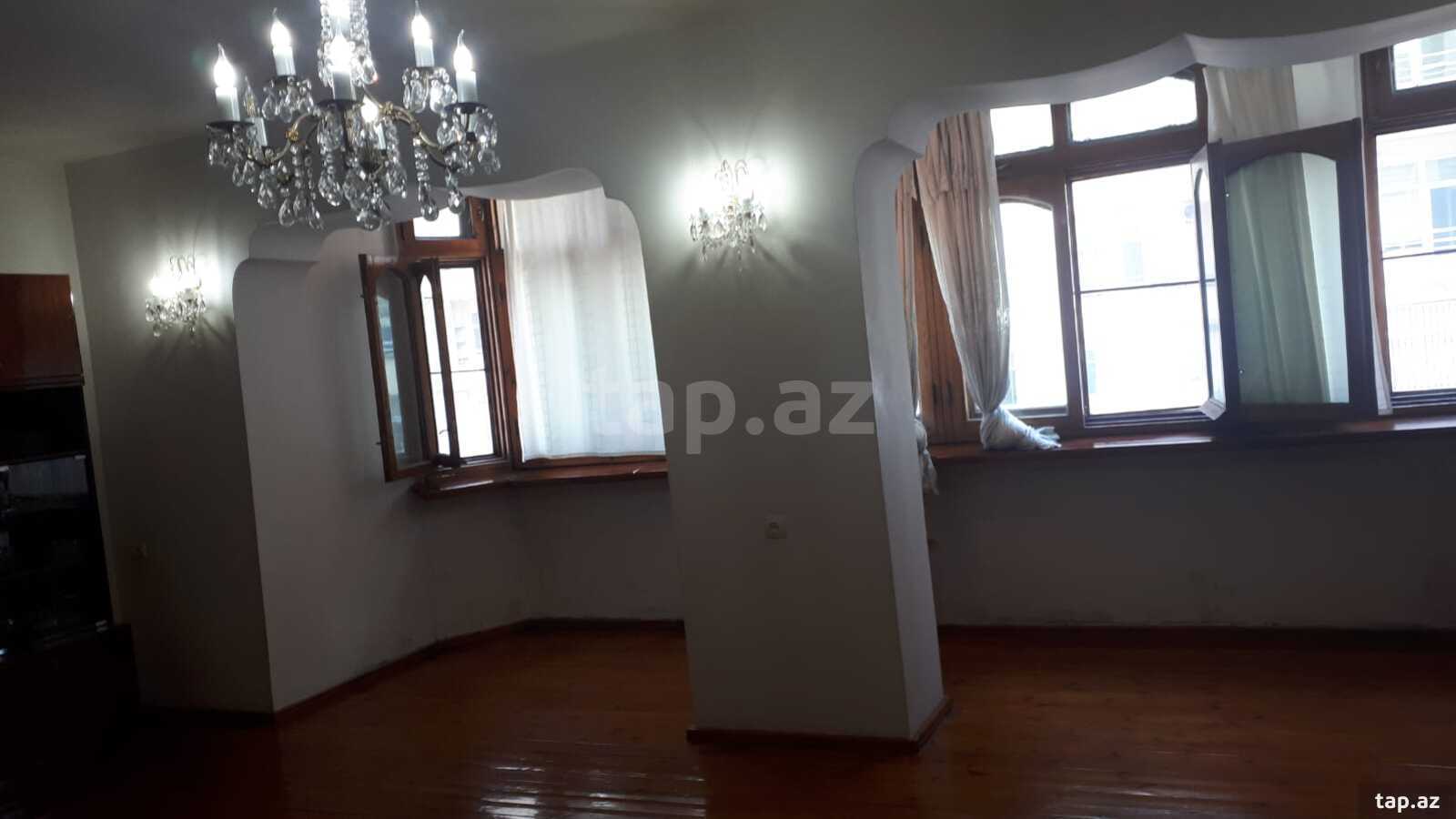 4-otaqlı mənzil, İnşaatçılar pr., 105 m²