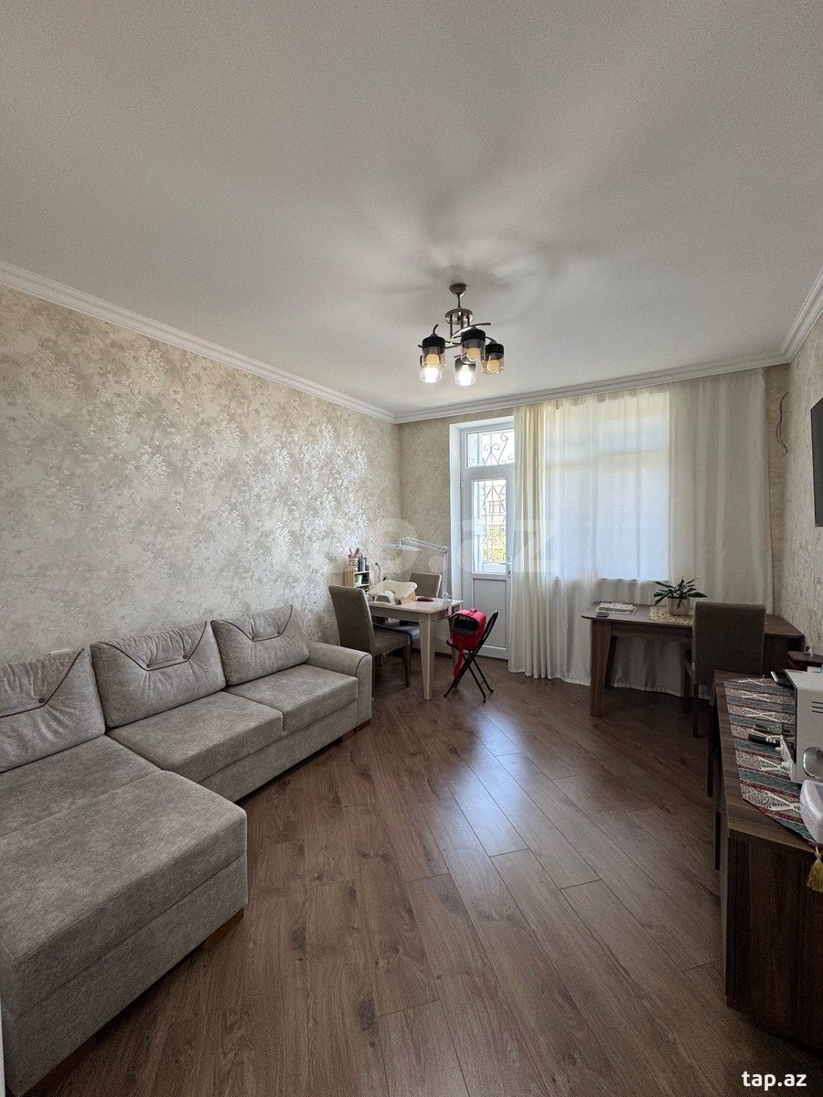 2-otaqlı mənzil, Elmlər Akademiyası m., 65 m²