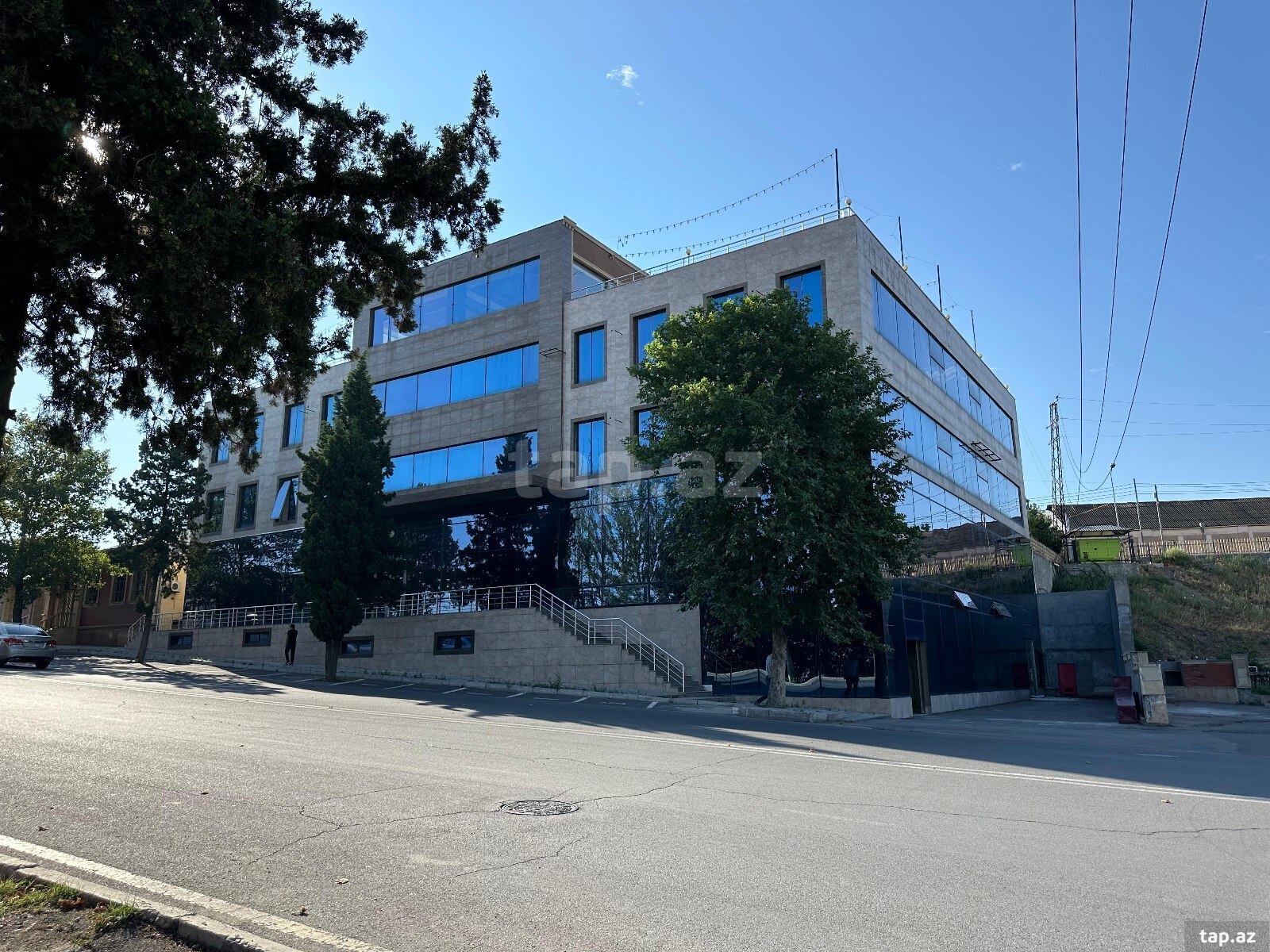 Ofis icarəyə verilir, Əli Nəzmi küç.