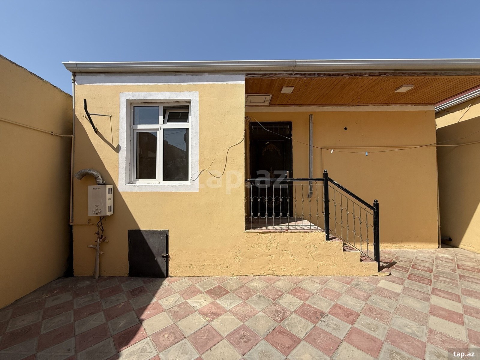 2-комн. частный дом на продажу, пос. Бинагади, Баку