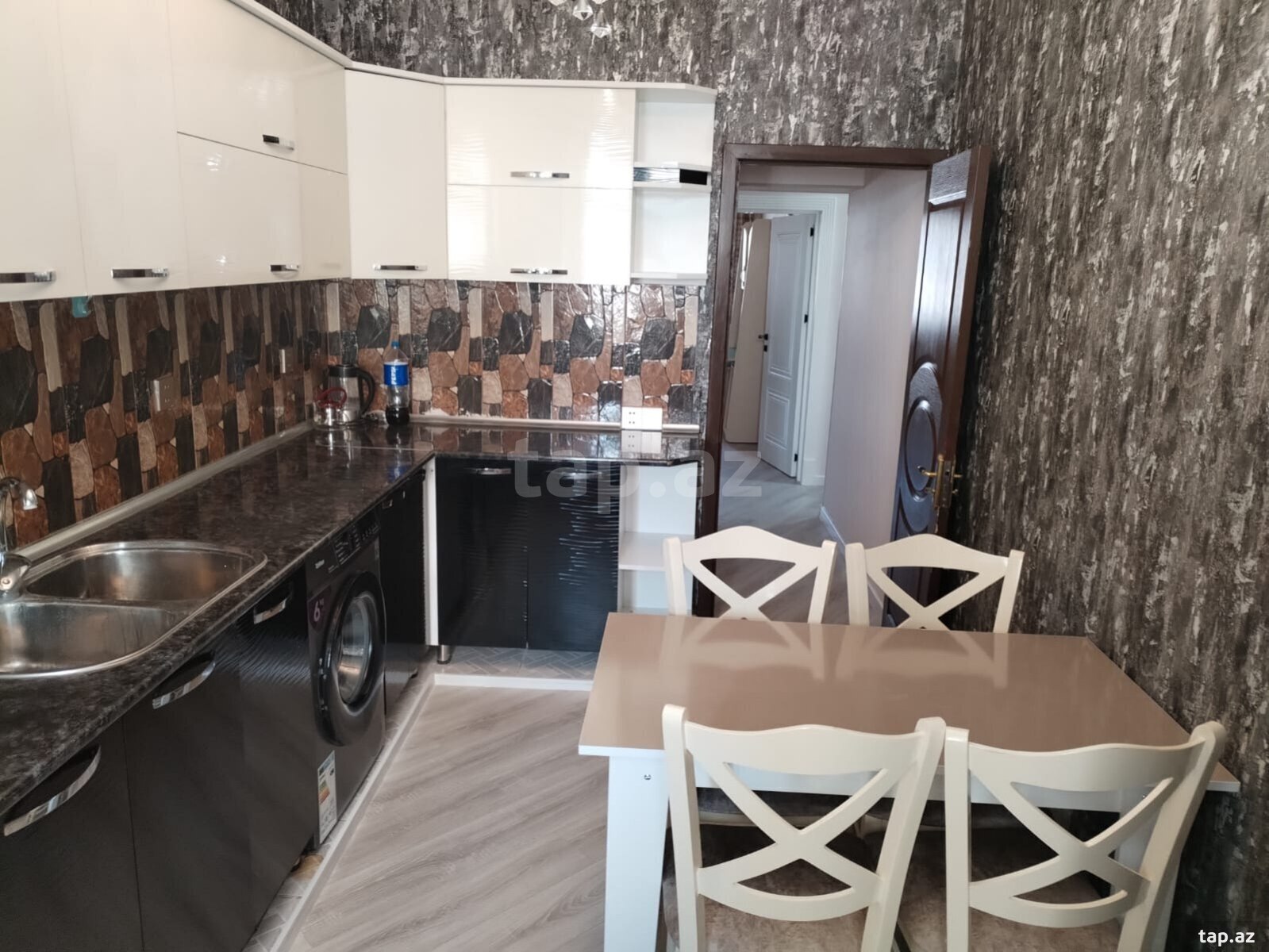 3 otaqlı mənzil satılır, Şəki