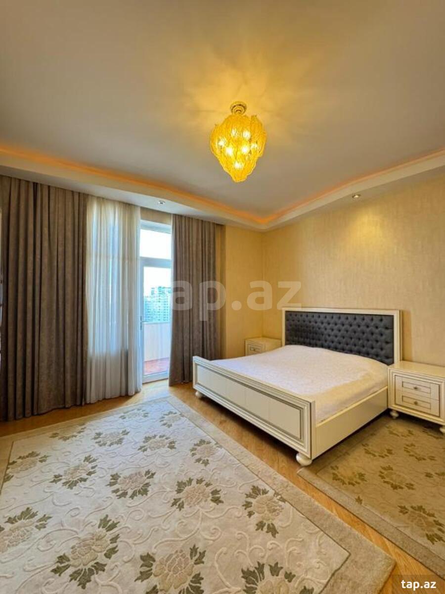4-otaqlı yeni tikili, İnşaatçılar pr., 175 m²