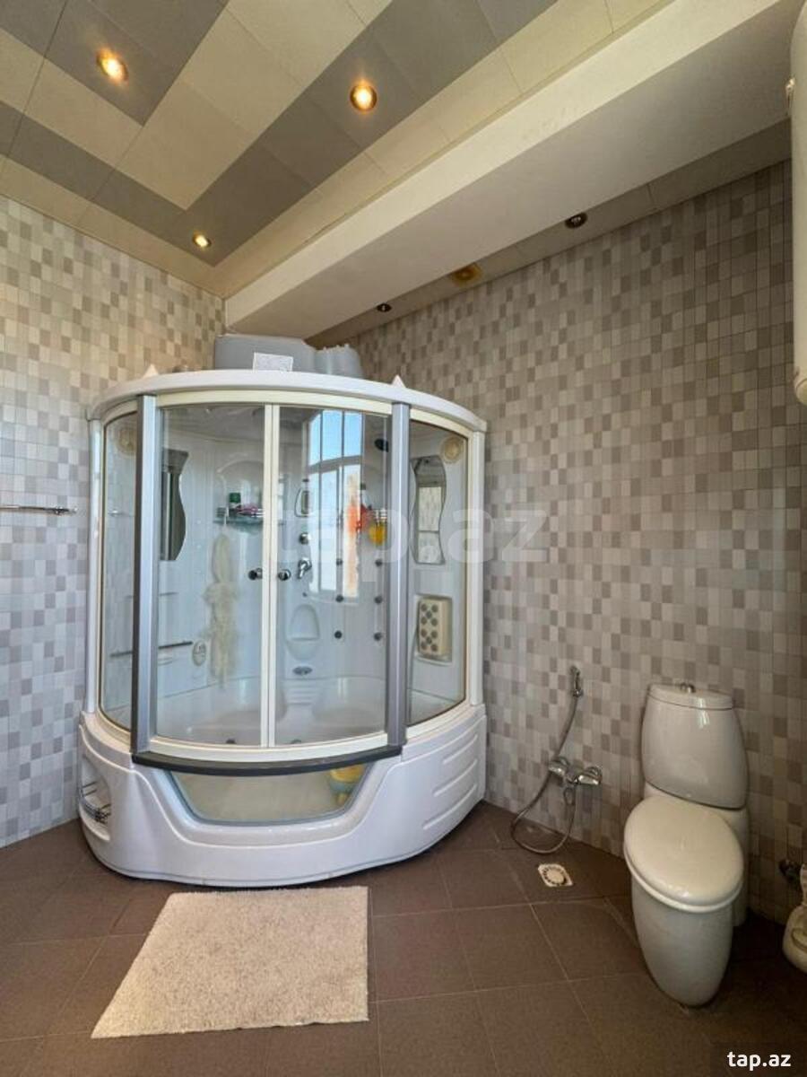 4-otaqlı yeni tikili, İnşaatçılar pr., 175 m²