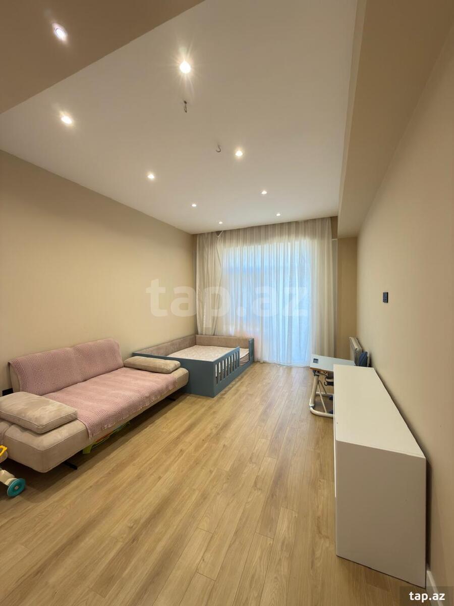 4-otaqlı yeni tikili, Əbdürrəhman bəy Haqverdiyev küç., 185 m²