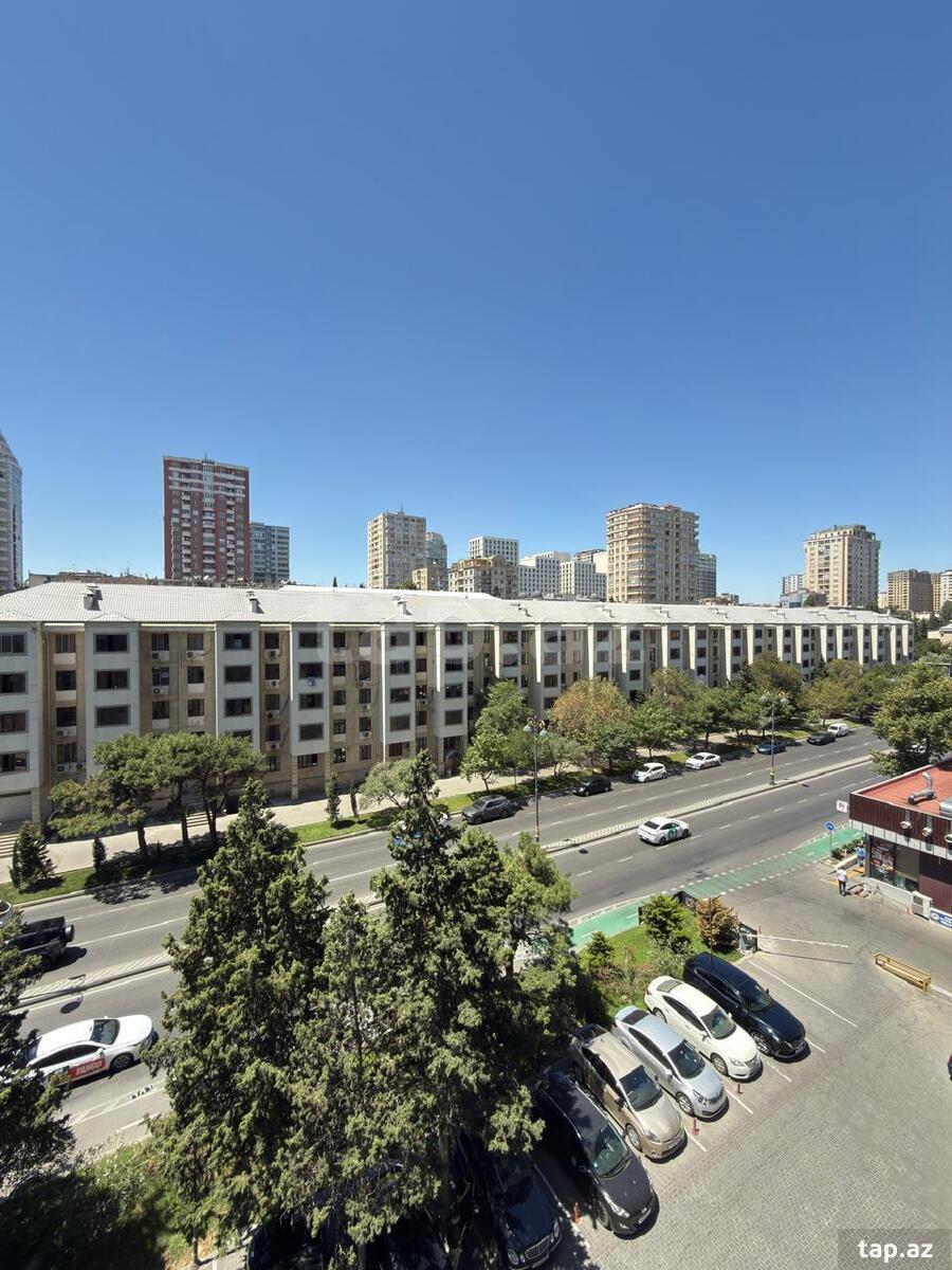 4-otaqlı yeni tikili, Əbdürrəhman bəy Haqverdiyev küç., 185 m²