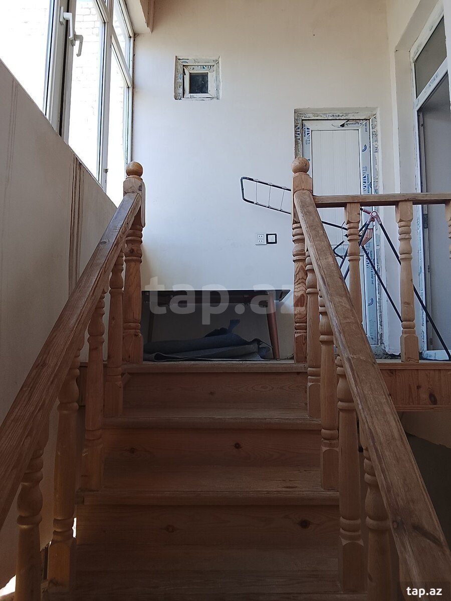 Həyət evi, Hökməli qəs.