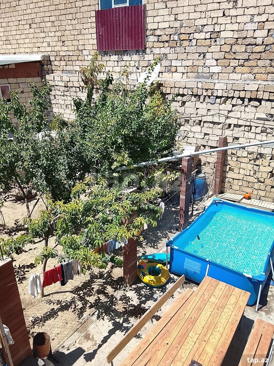 Həyət evi, Hökməli qəs.