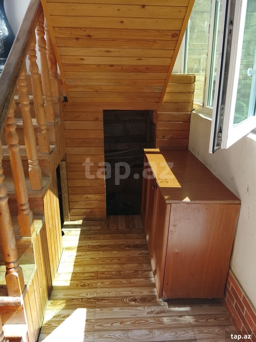 Həyət evi, Hökməli qəs.