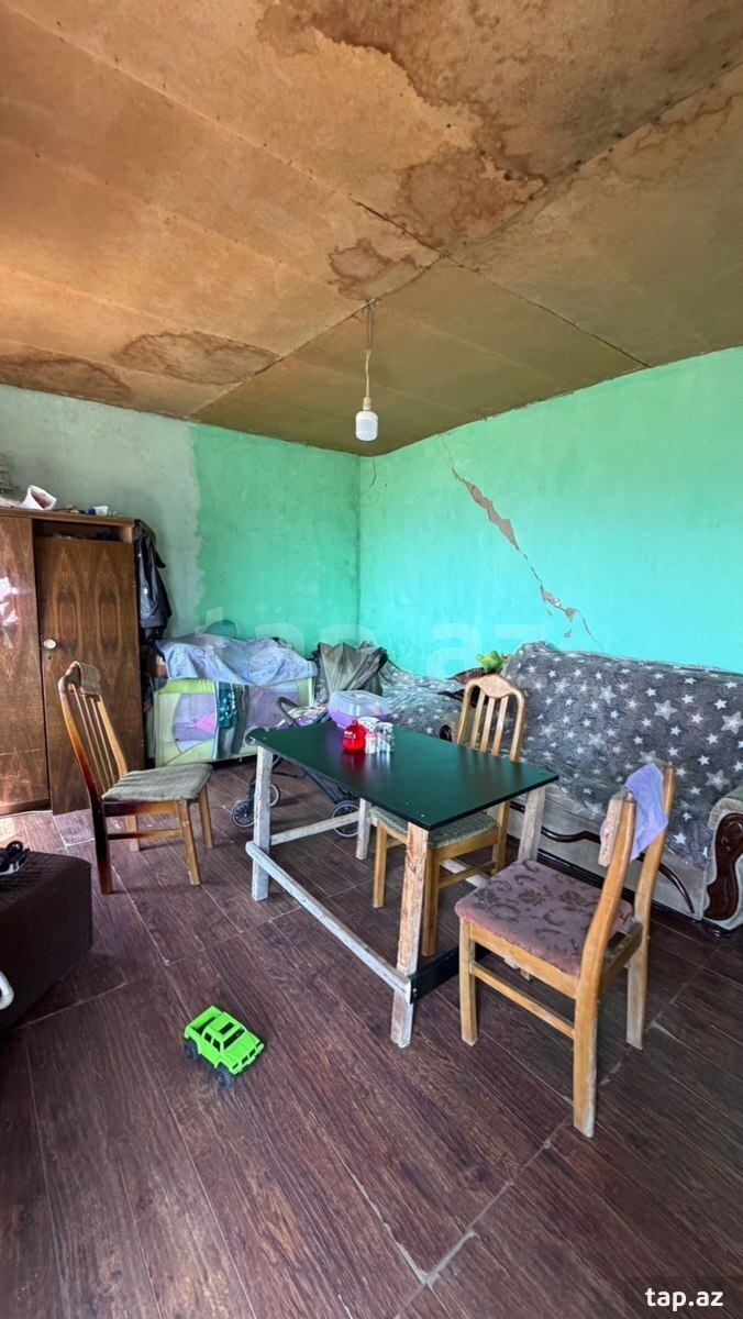 Həyət evi, Hökməli qəs.