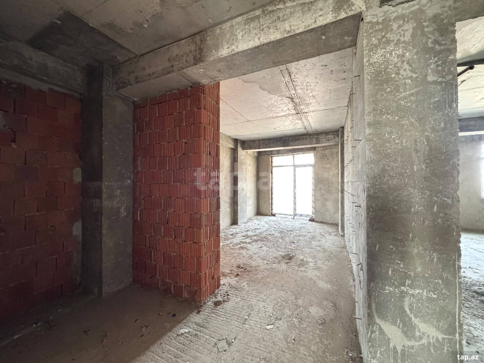 3-otaqlı yeni tikili, 8 Noyabr m., 140 m²
