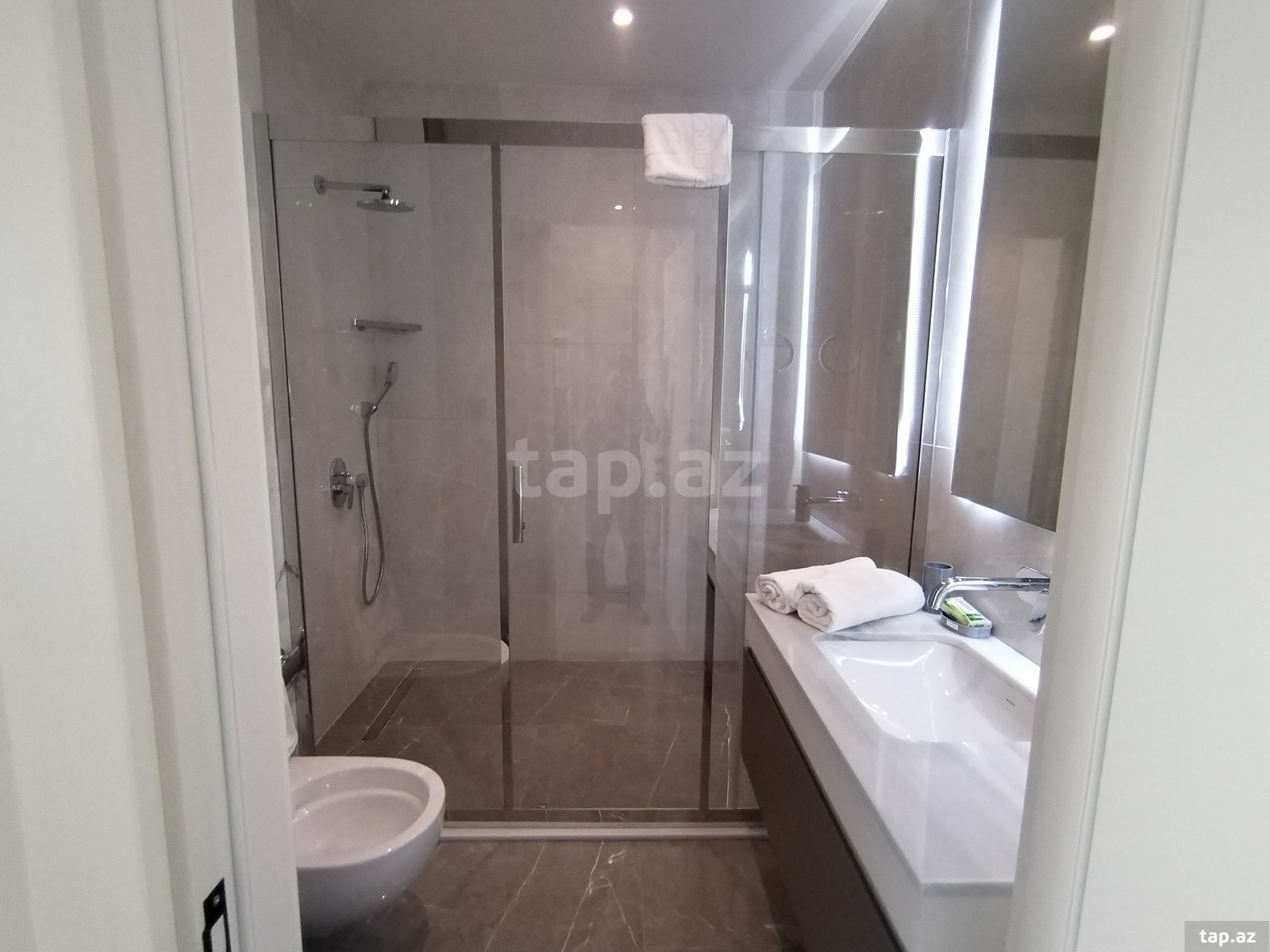 3-otaqlı yeni tikili kirayə verilir, Sea Breeze, 160 m²