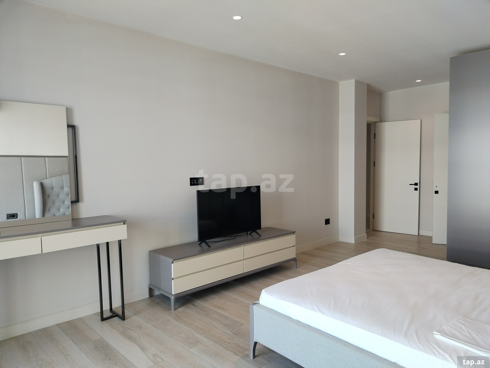 3-otaqlı yeni tikili kirayə verilir, Sea Breeze, 160 m²