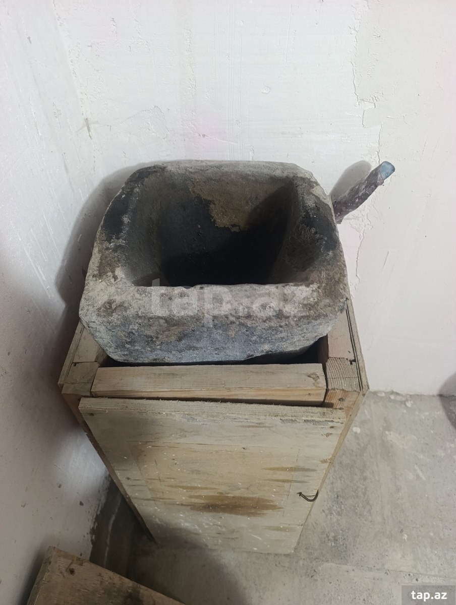 Su süzən daş