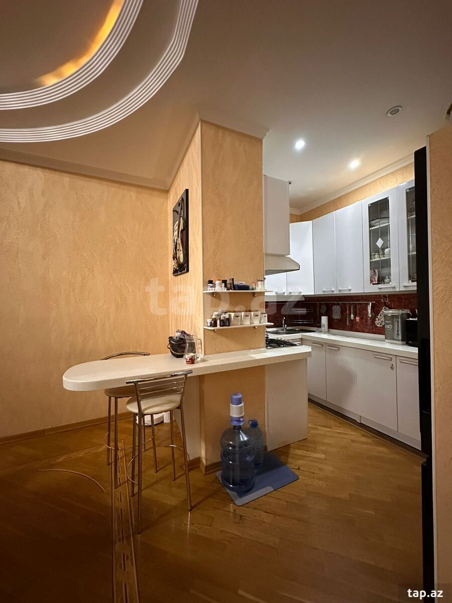 3-otaqlı yeni tikili, Moskva pr., 100 m²