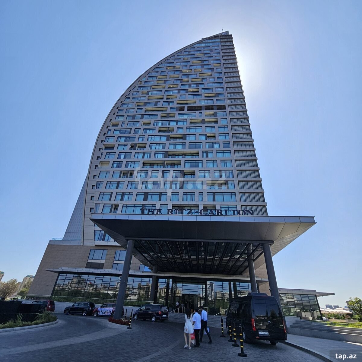 4-otaqlı yeni tikili kirayə verilir, Babək pr., 180 m²