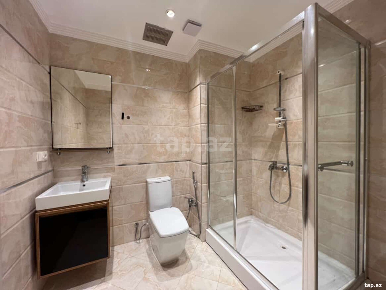 5-otaqlı yeni tikili kirayə verilir, Neftçilər pr., 250 m²