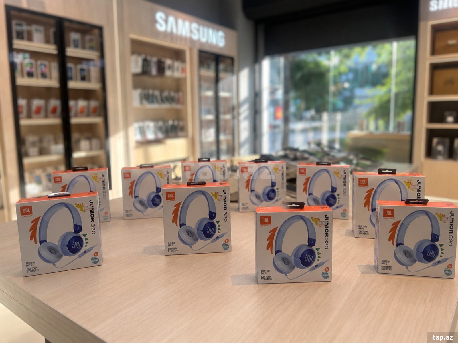 JBL Junior 320