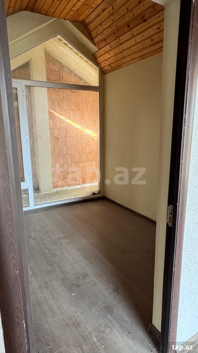 Həyət evi, Corat massivi
