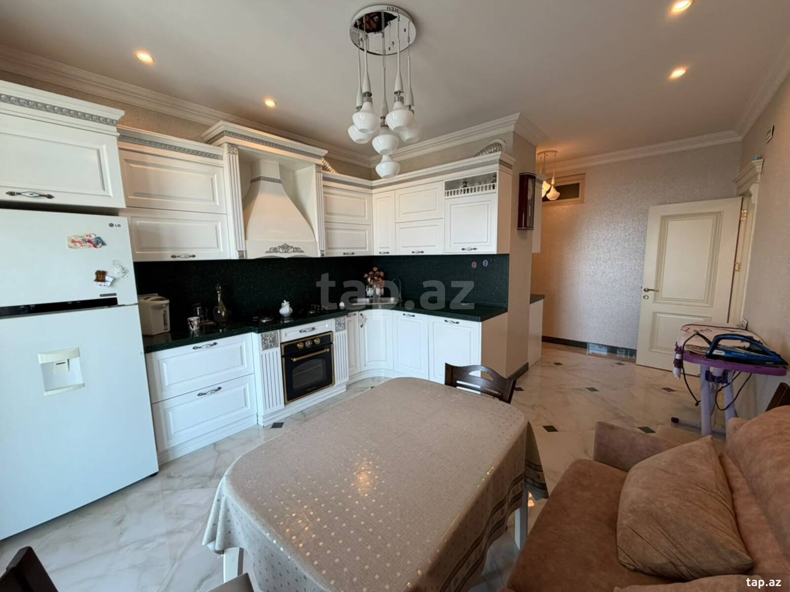 5-otaqlı yeni tikili, Tbilisi pr., 252 m²