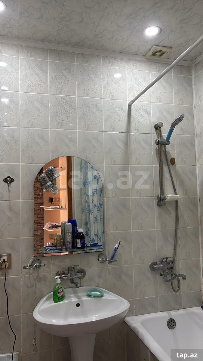 2-otaqlı mənzil kirayə verilir, Xaçmaz r., 70 m²