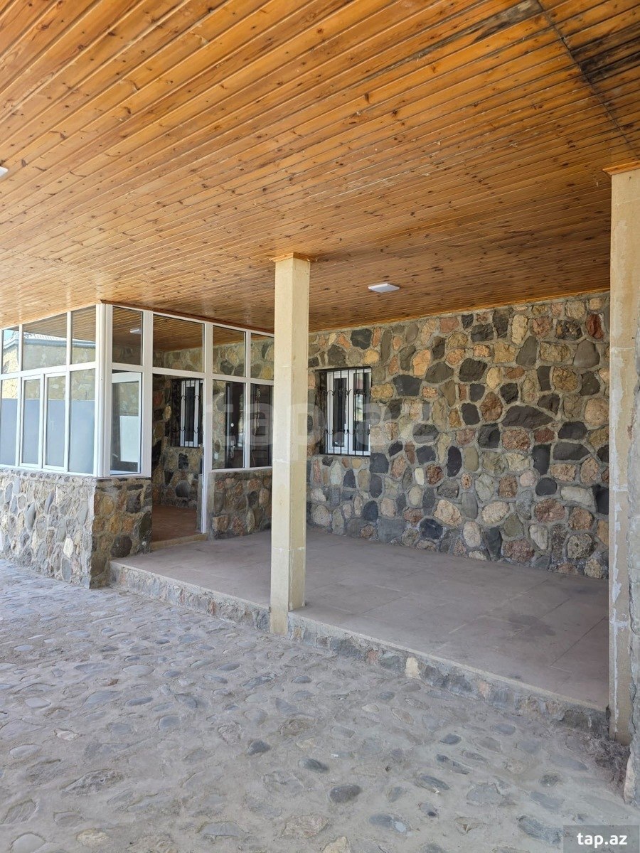 Həyət evi, Saray qəs.