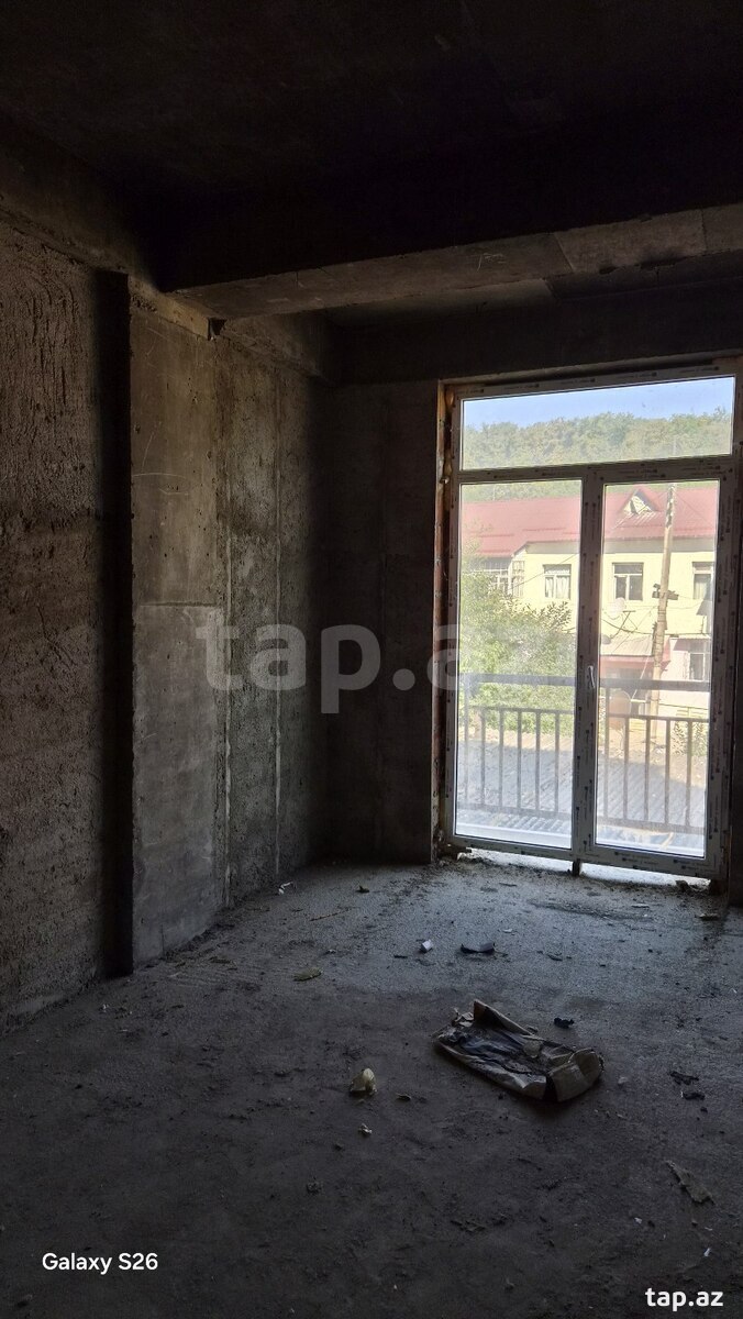 2-комн. новостройка, Гусарский р., 82 м²