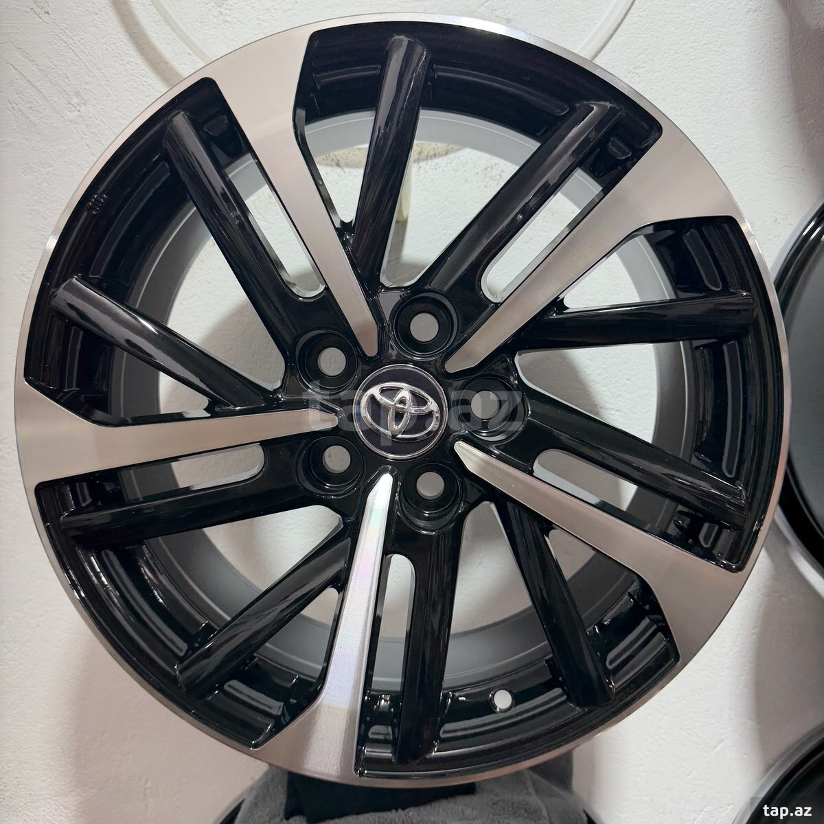 Toyota Camry, Corolla diskləri R17