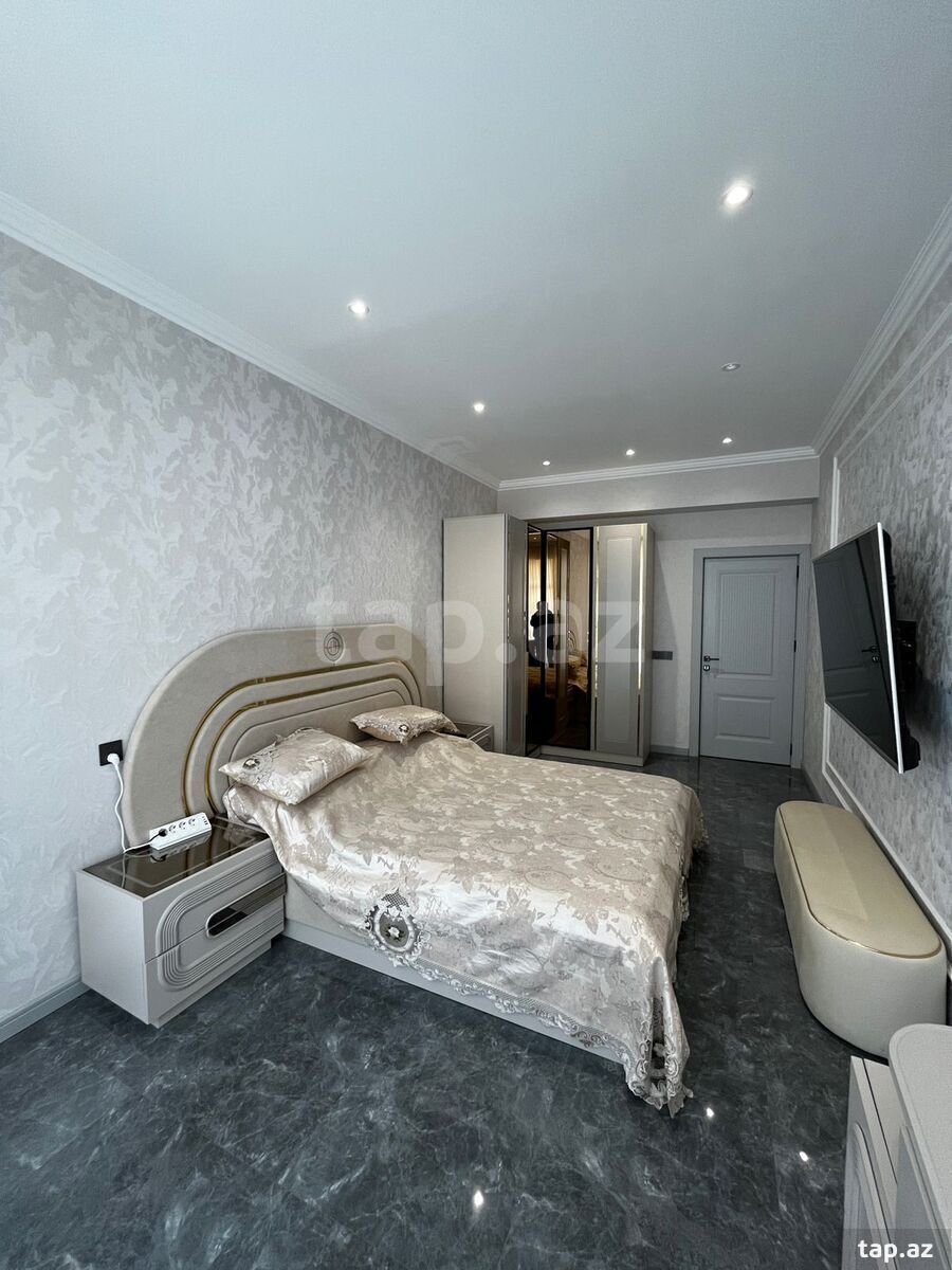 4-otaqlı yeni tikili, 8 Noyabr pr., 170 m²