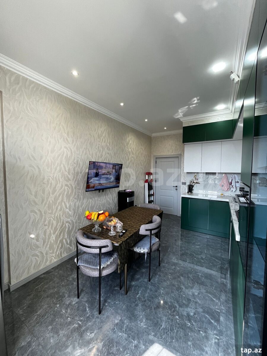 4-otaqlı yeni tikili, 8 Noyabr pr., 170 m²